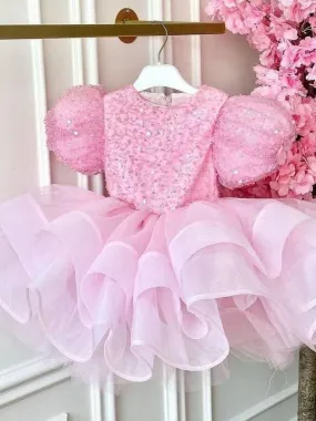 A Dress that Balances Elegance and Sweetness for Girls