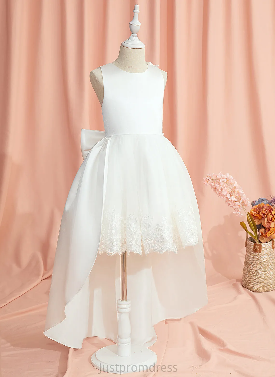 Asymmetrical Lace/Bow(s) Flower Girl Dresses Sleeveless Flower Girl Rosalind Neck Scoop - With Ball-Gown/Princess Satin/Tulle Dress