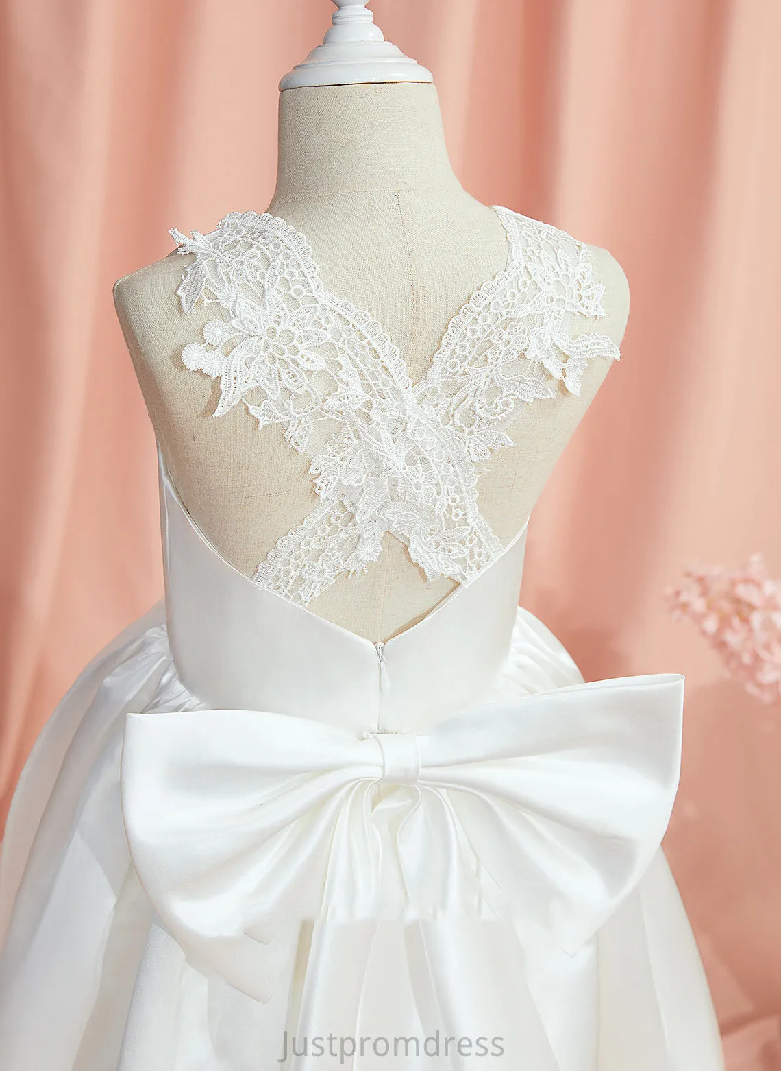 Asymmetrical Lace/Bow(s) Flower Girl Dresses Sleeveless Flower Girl Rosalind Neck Scoop - With Ball-Gown/Princess Satin/Tulle Dress