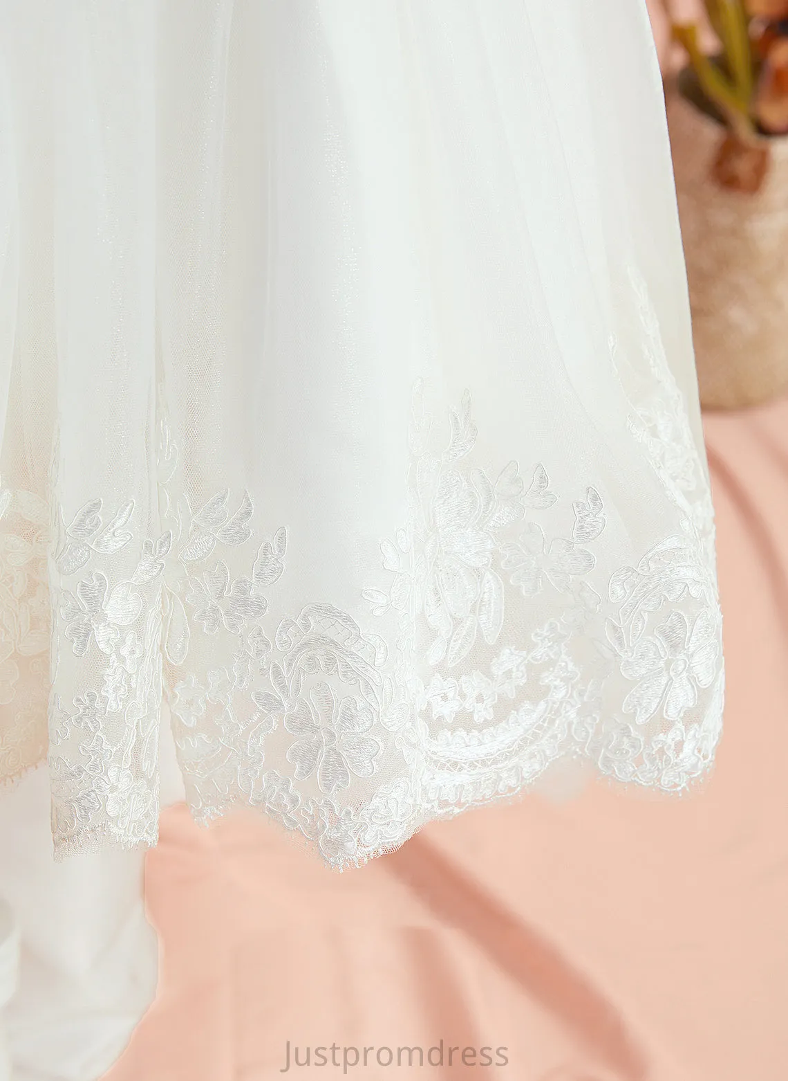 Asymmetrical Lace/Bow(s) Flower Girl Dresses Sleeveless Flower Girl Rosalind Neck Scoop - With Ball-Gown/Princess Satin/Tulle Dress