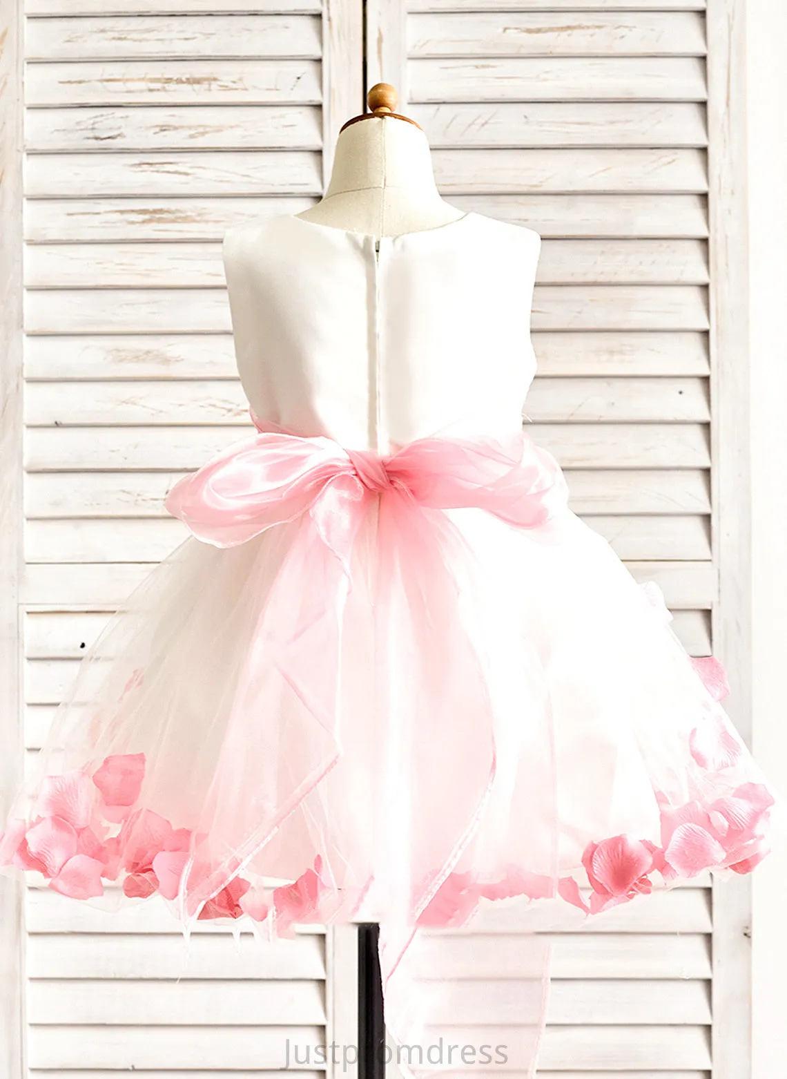 Claire Girl Flower(s) Dress With Sleeveless - Neck Scoop Flower Girl Dresses A-Line Flower Organza/Satin/Tulle Knee-length