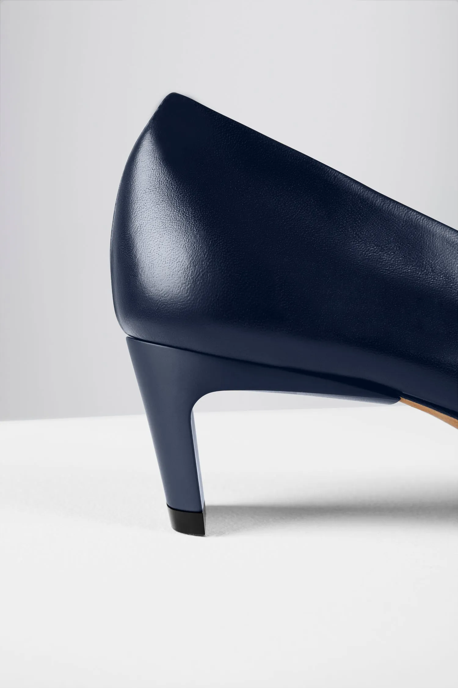Clara Pumps in Midnight