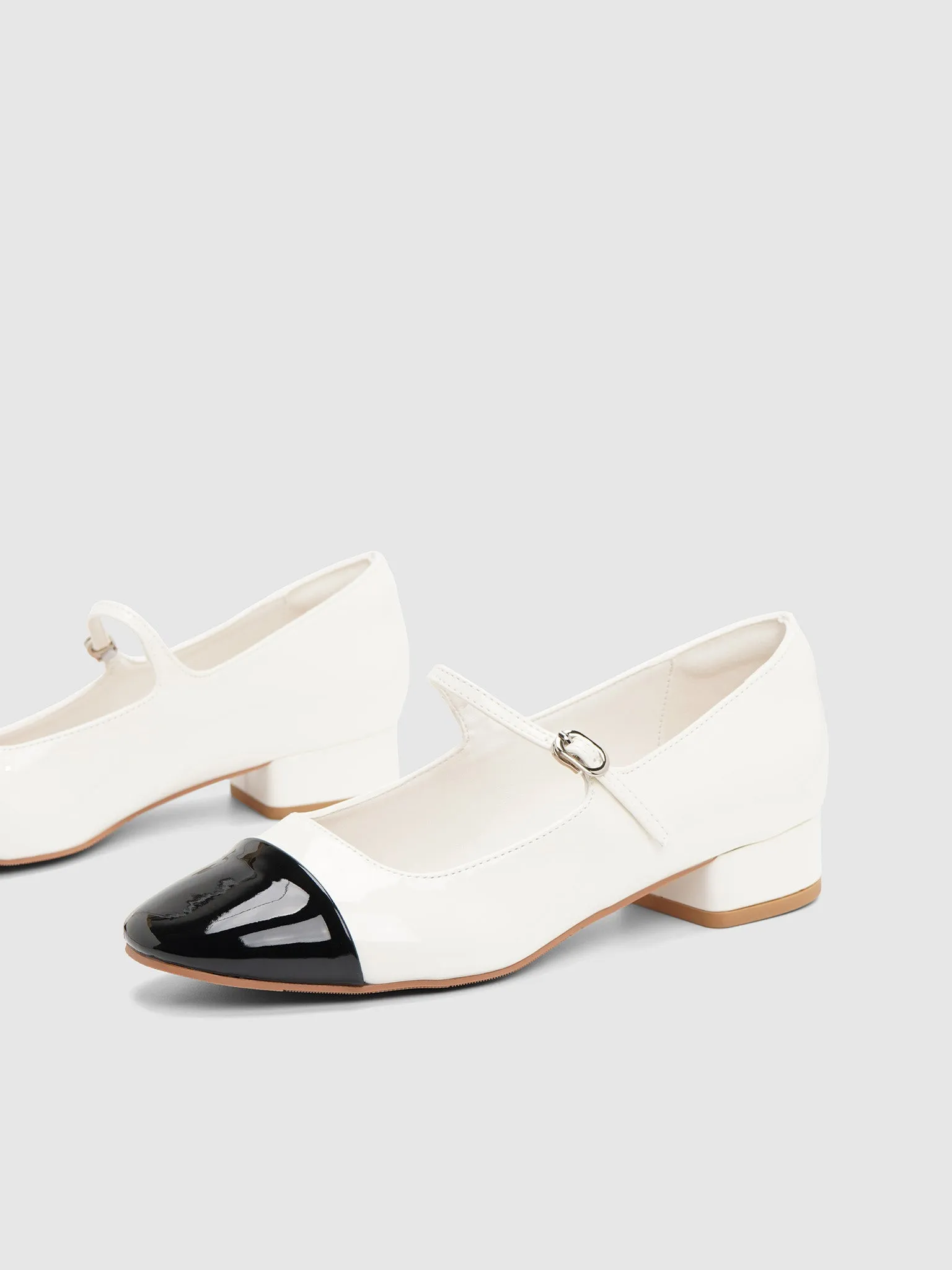Conrad Mary Jane Pumps