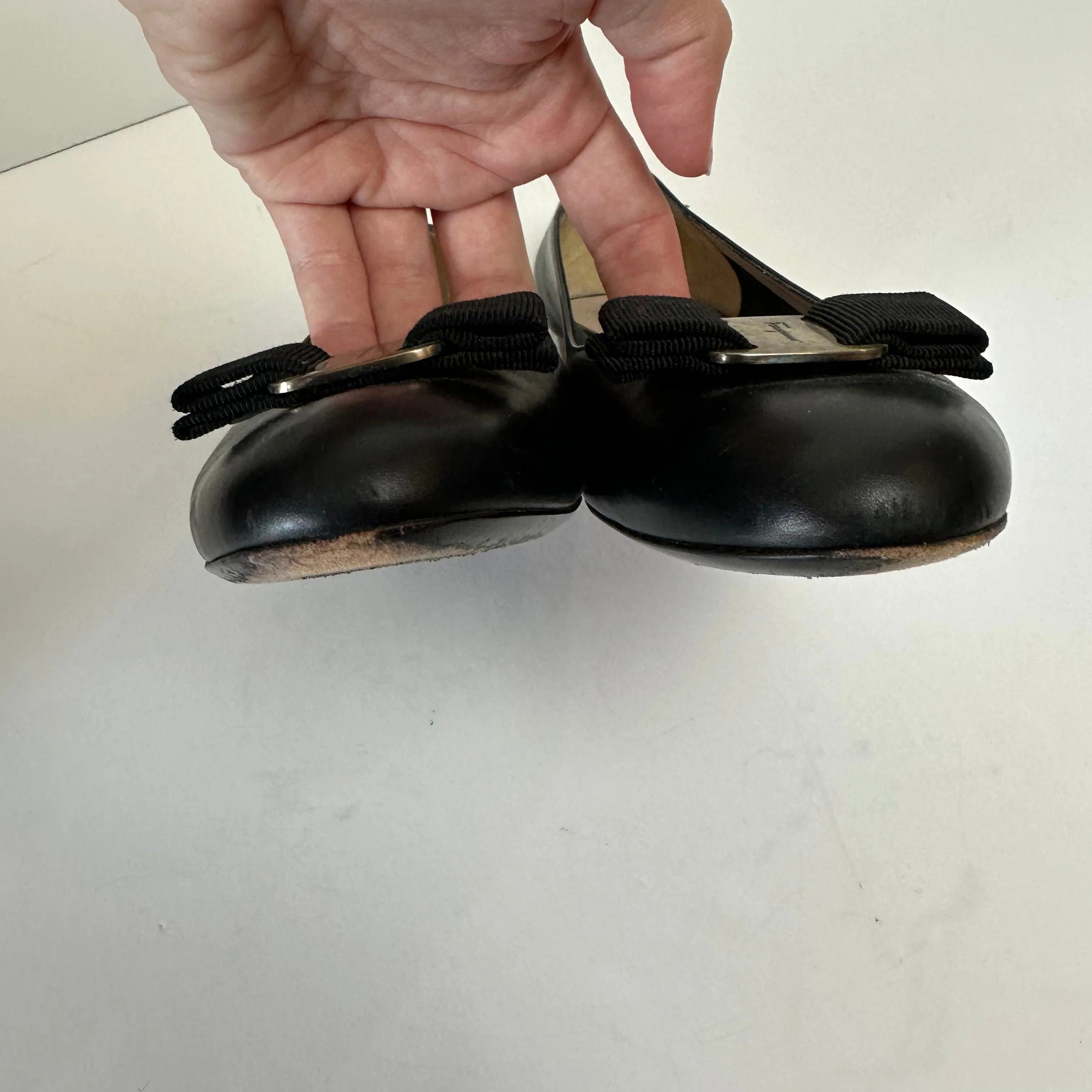 Salvatore Ferragamo Vera Pumps Black Leather 9.5