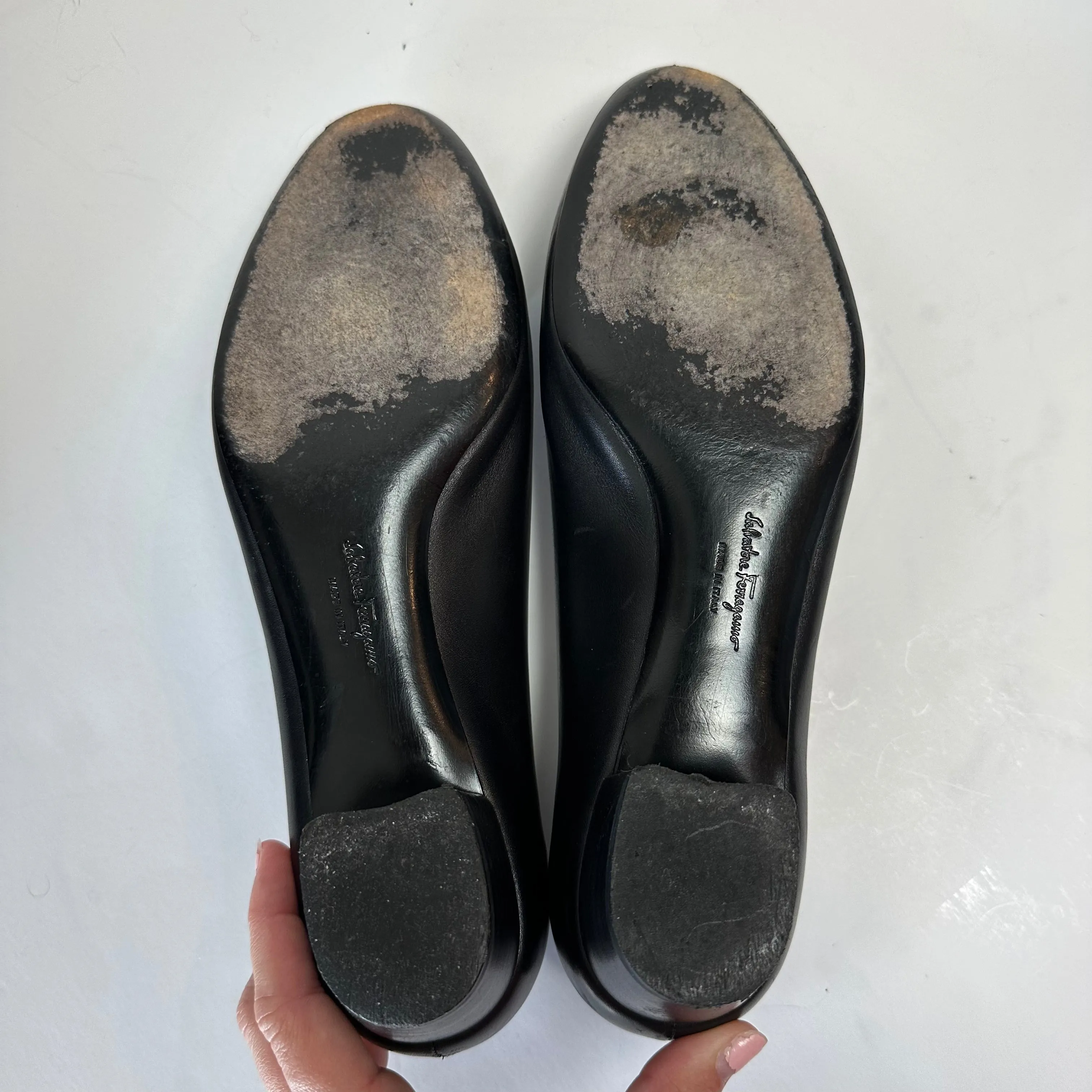 Salvatore Ferragamo Vera Pumps Black Leather 9.5