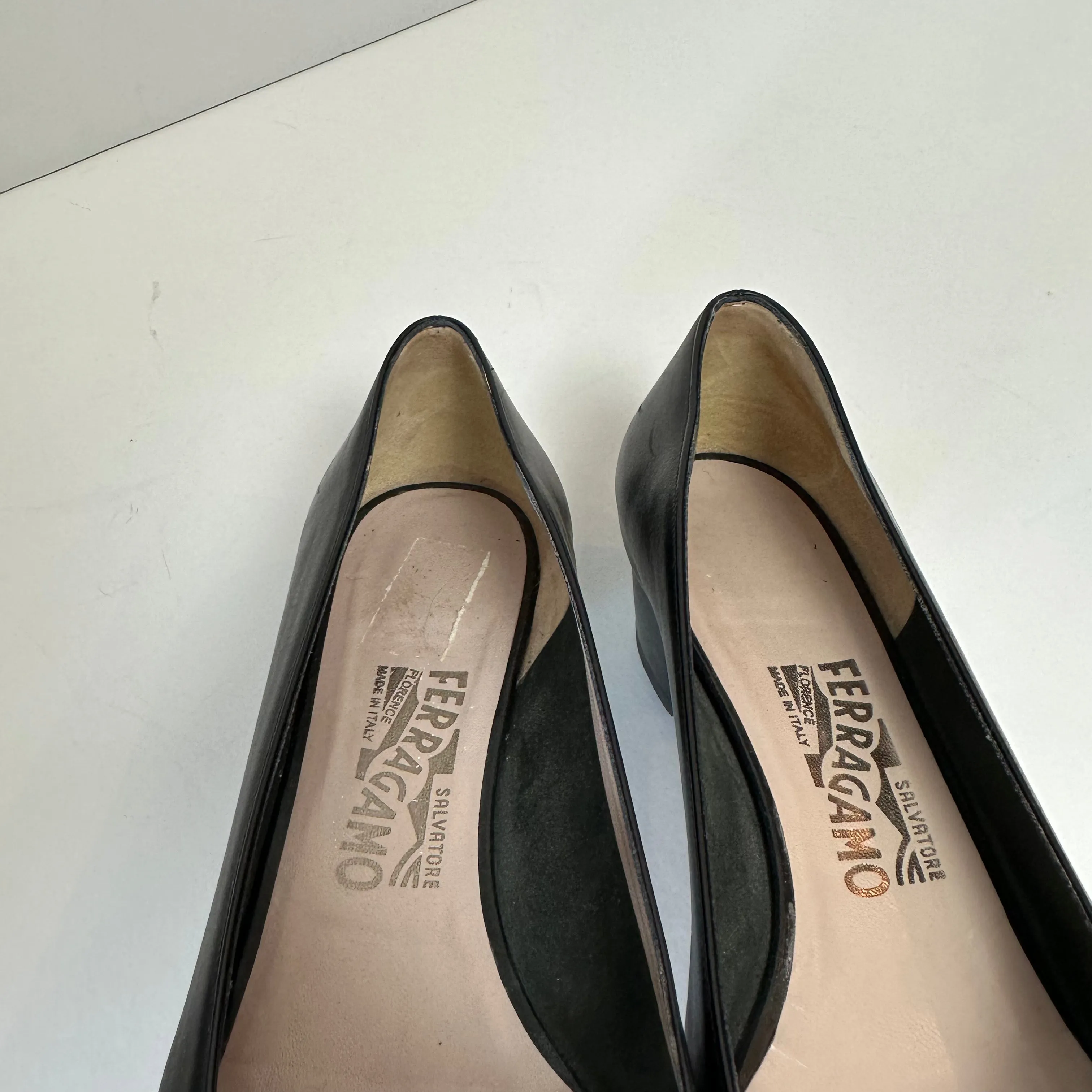 Salvatore Ferragamo Vera Pumps Black Leather 9.5