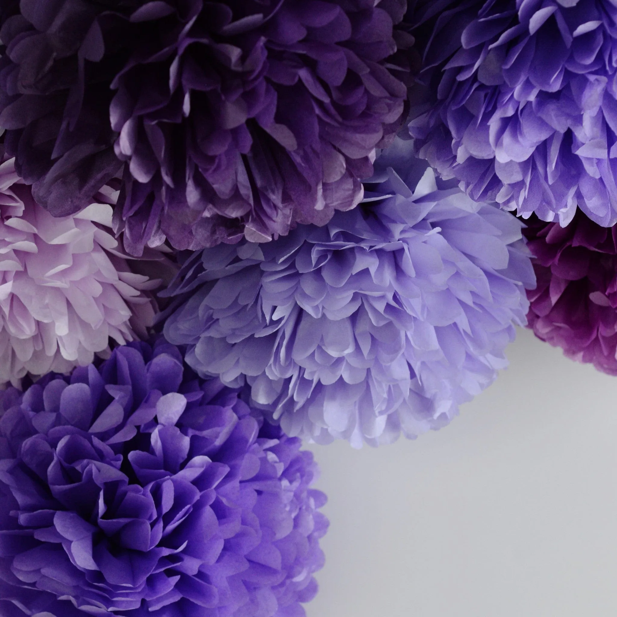 Set of 18 mixed size custom color pom poms party set