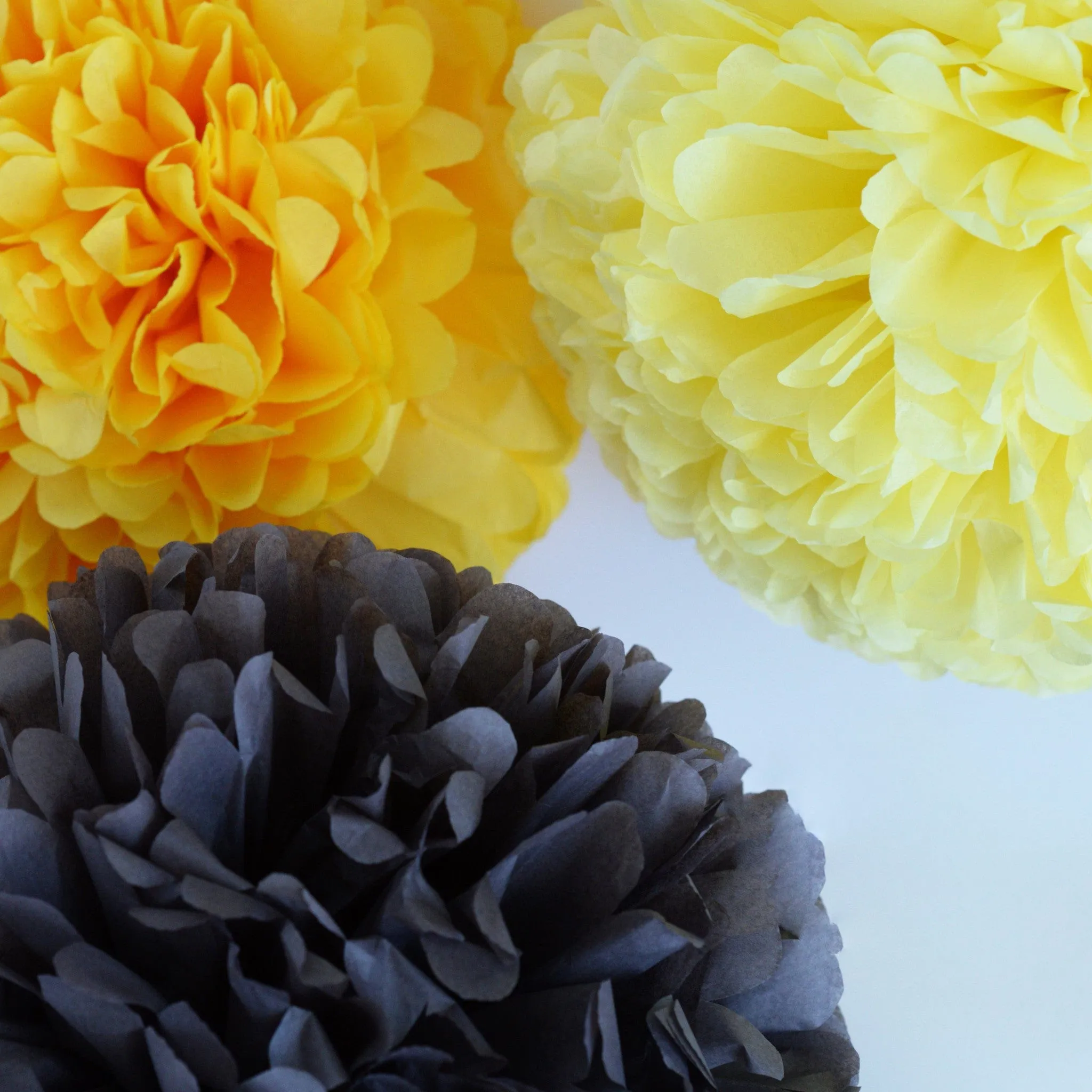 Set of 18 mixed size custom color pom poms party set