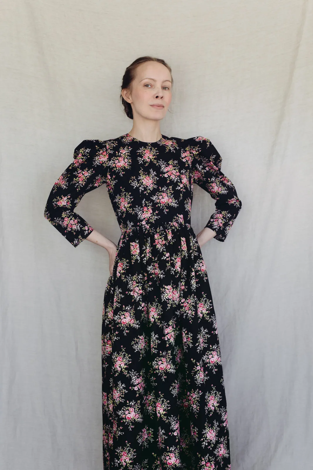 Sigrid dress dark florals